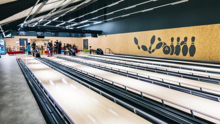 Photo of tenpin bowling lanes.