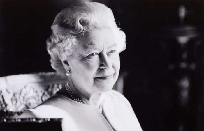 Photo of HM The Queen